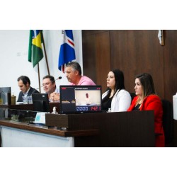 O veto do prefeito Maurício Rivabem ao projeto do vereador Germaninho foi mantido por maioria na Câmara de Campo Largo